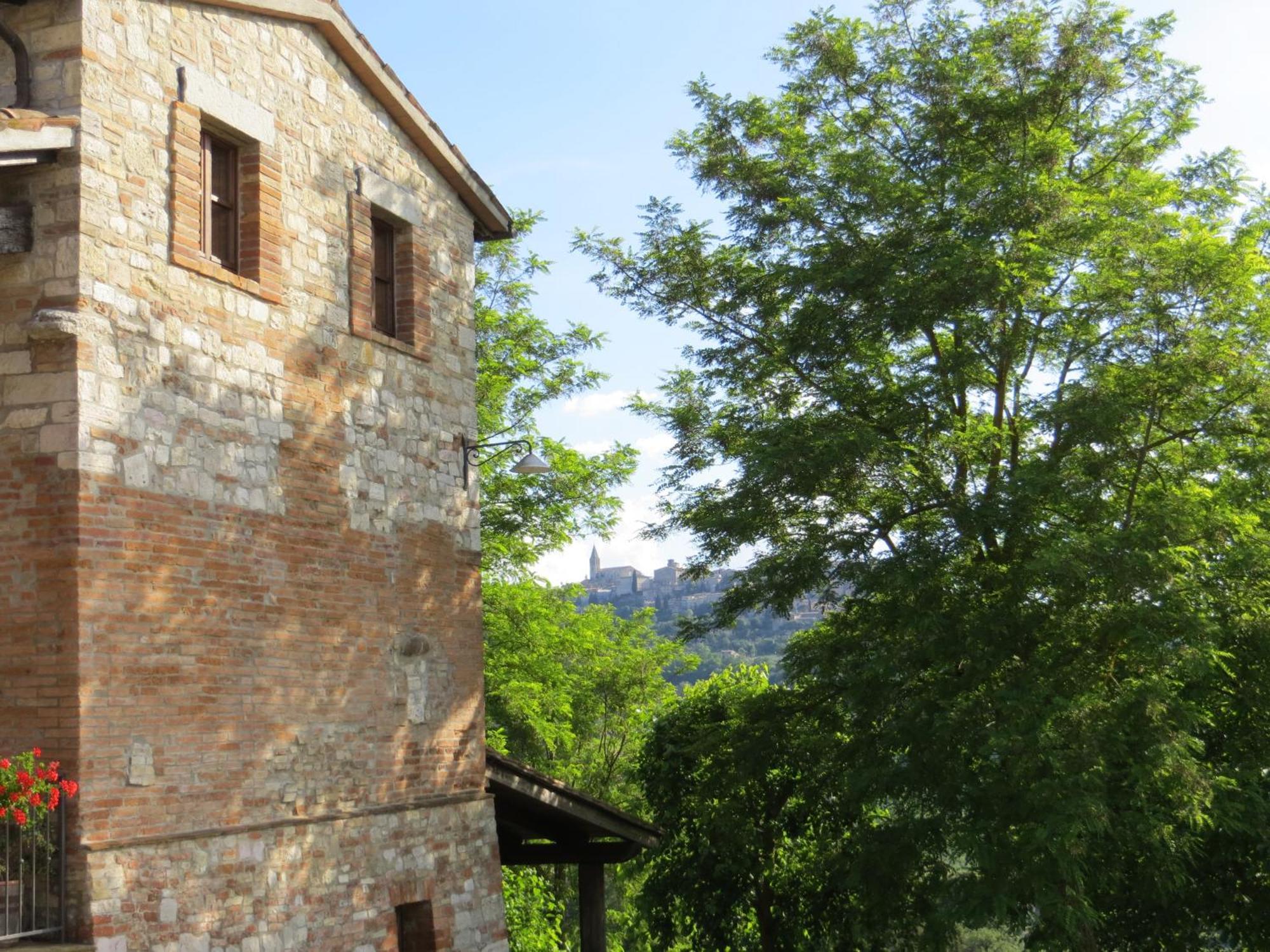 Agriturismo Casale Delle Lucrezie Todi Zewnętrze zdjęcie