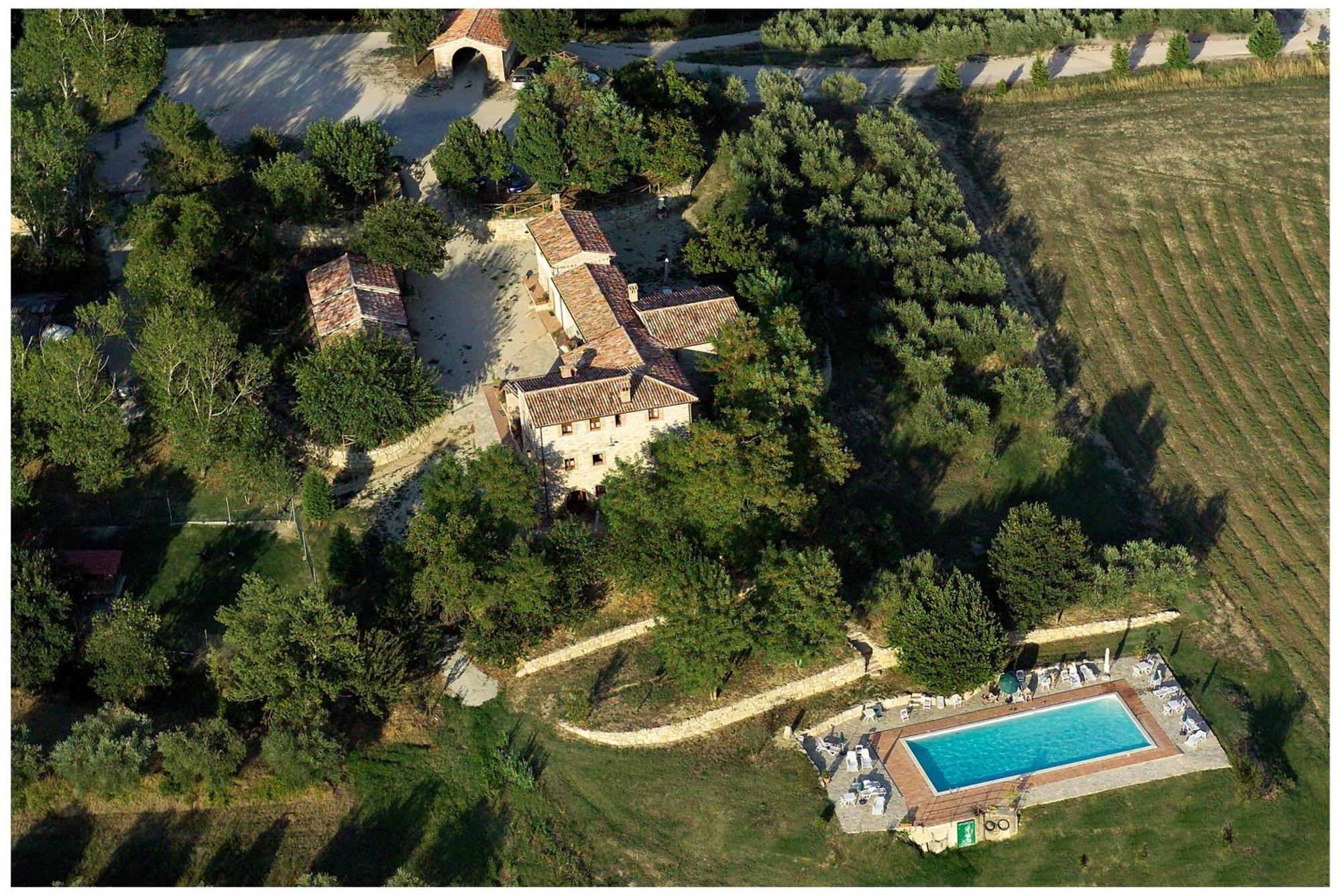 Agriturismo Casale Delle Lucrezie Todi Zewnętrze zdjęcie